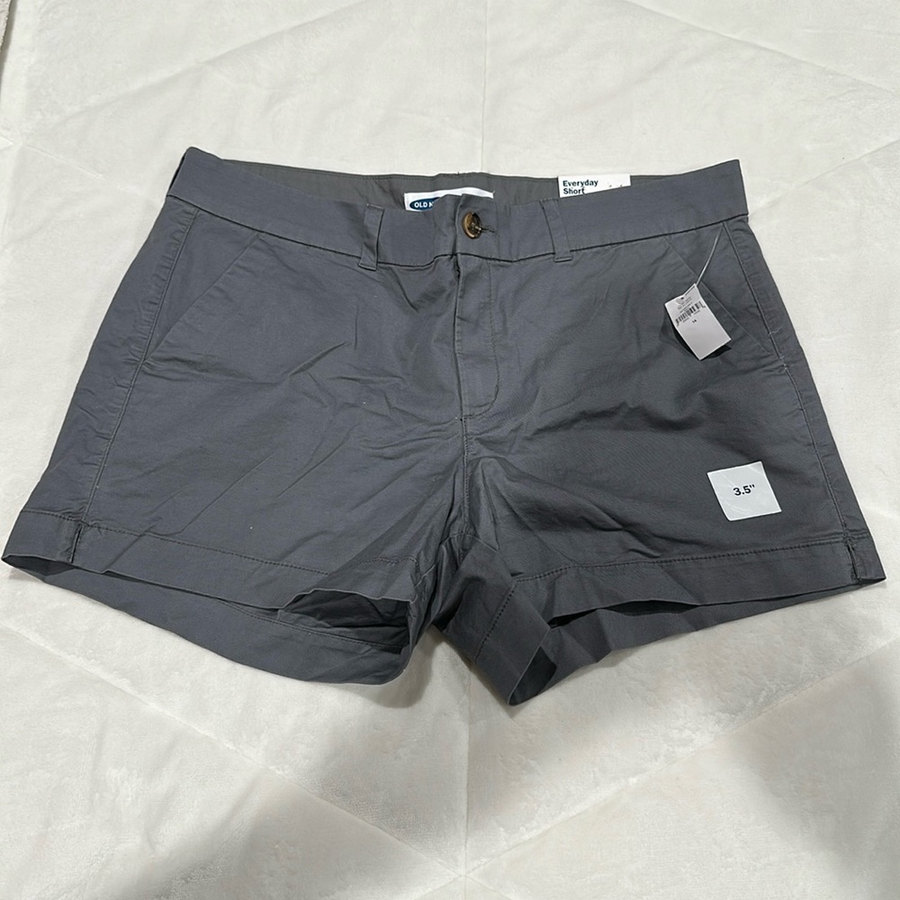 Old Navy Gray Mid-Rise Everyday Shorts